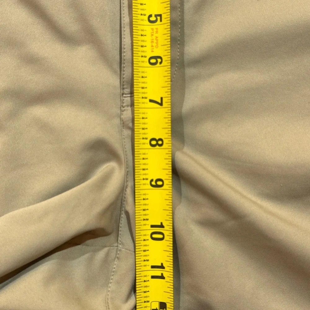 Fila Sport Golf Shorts Men's 30 Khaki Tan Cargo Zipper Pocket